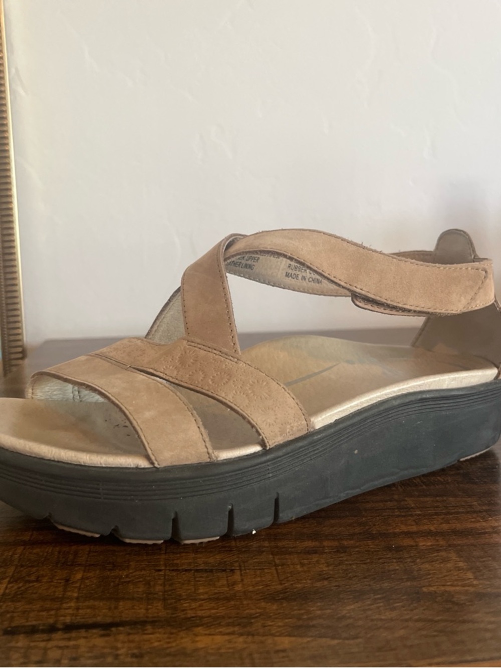 Women’s Tan Suede Comfort Sandals